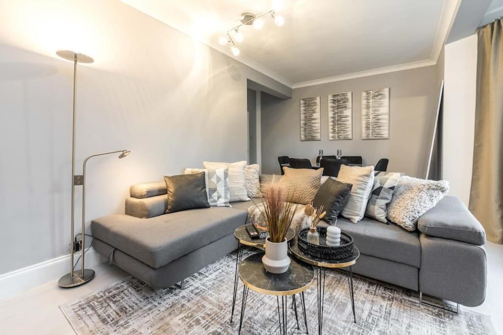 Exceptional Spacious City Apartment Лондон Экстерьер фото