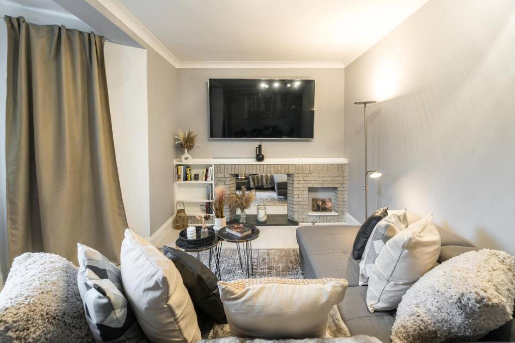 Exceptional Spacious City Apartment Лондон Экстерьер фото
