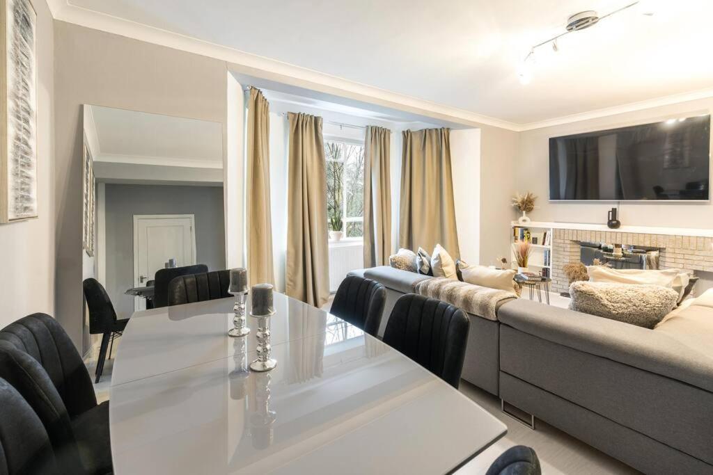 Exceptional Spacious City Apartment Лондон Экстерьер фото