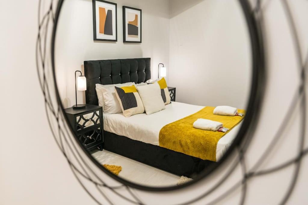 Exceptional Spacious City Apartment Лондон Экстерьер фото